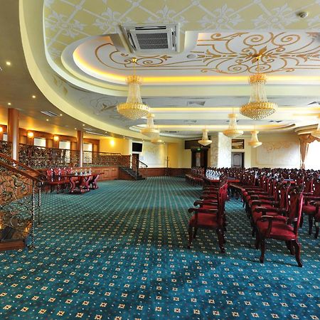 Park Hotel Stara Zagora Exteriér fotografie The interior of the main hall