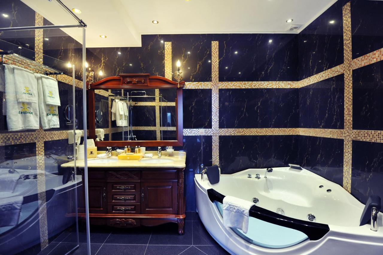 Park Hotel Stara Zagora Exteriér fotografie A modern bathroom