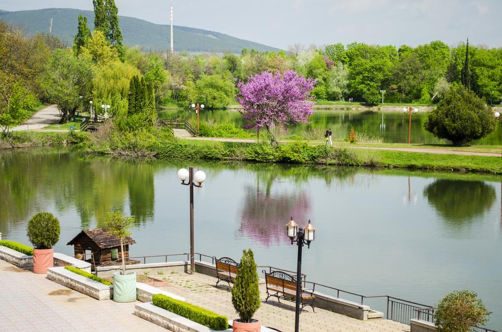 Park Hotel Stara Zagora Exteriér fotografie The river at the town of Vratsa