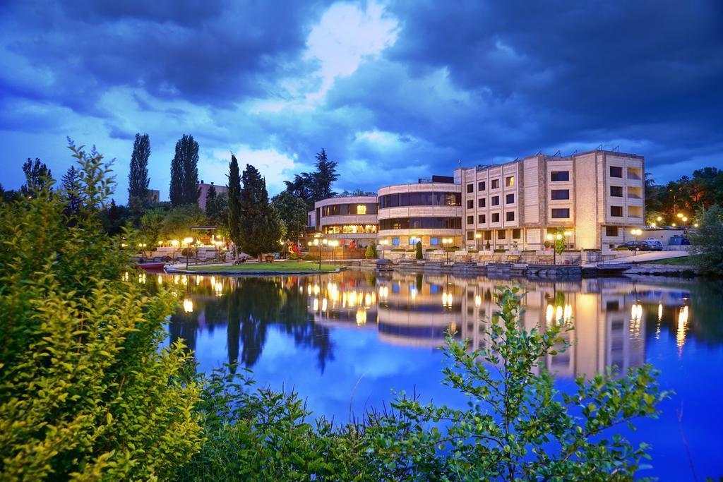 Park Hotel Stara Zagora Exteriér fotografie The Inn at Laurel Point