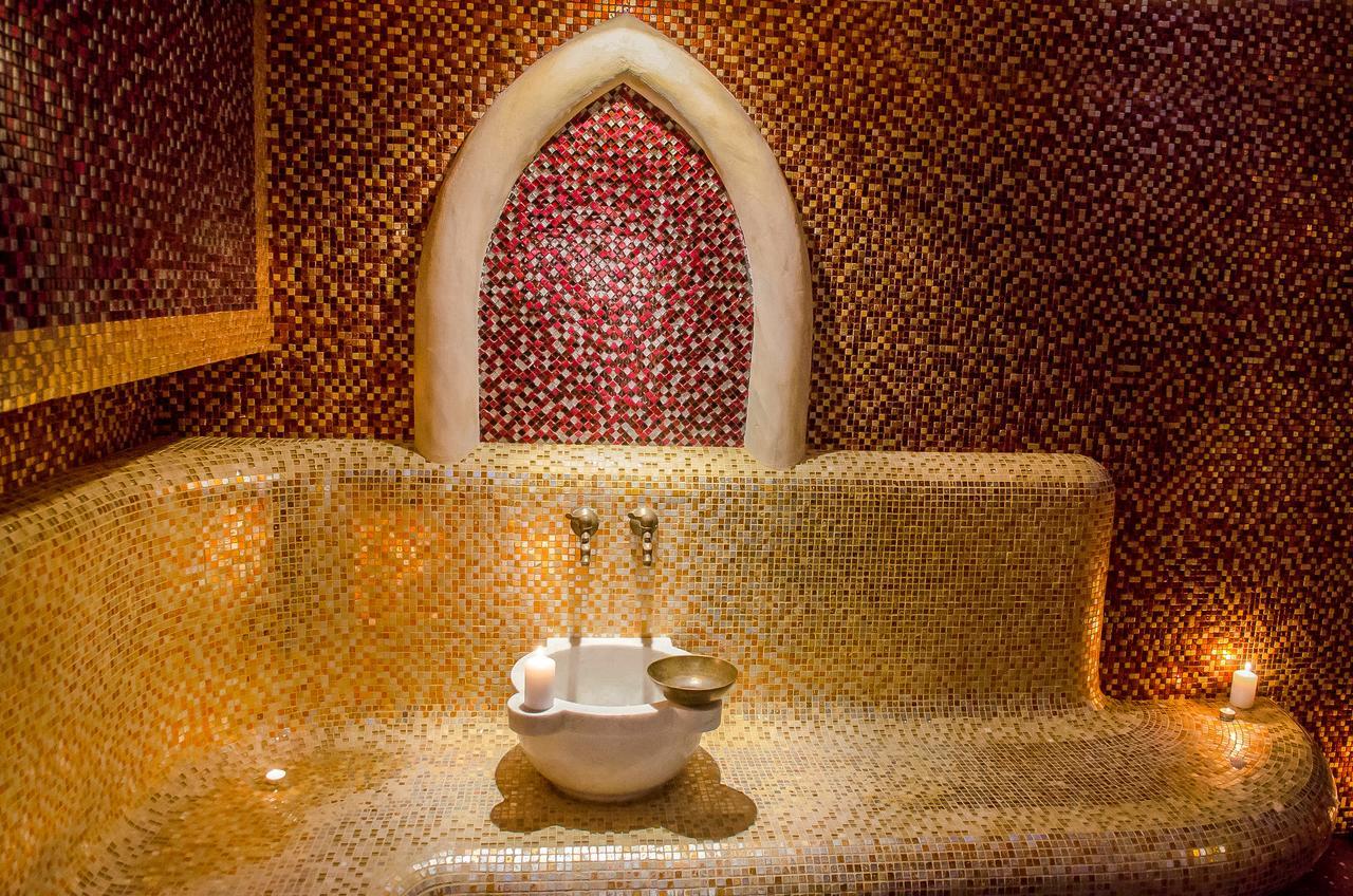 Park Hotel Stara Zagora Exteriér fotografie A hammam in the Emirates Palace Hotel, Abu Dhabi, United Arab Emirates